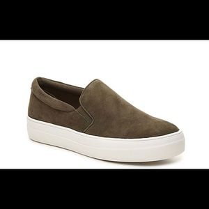 Steve Madden Olive green Gills sneakers size 10